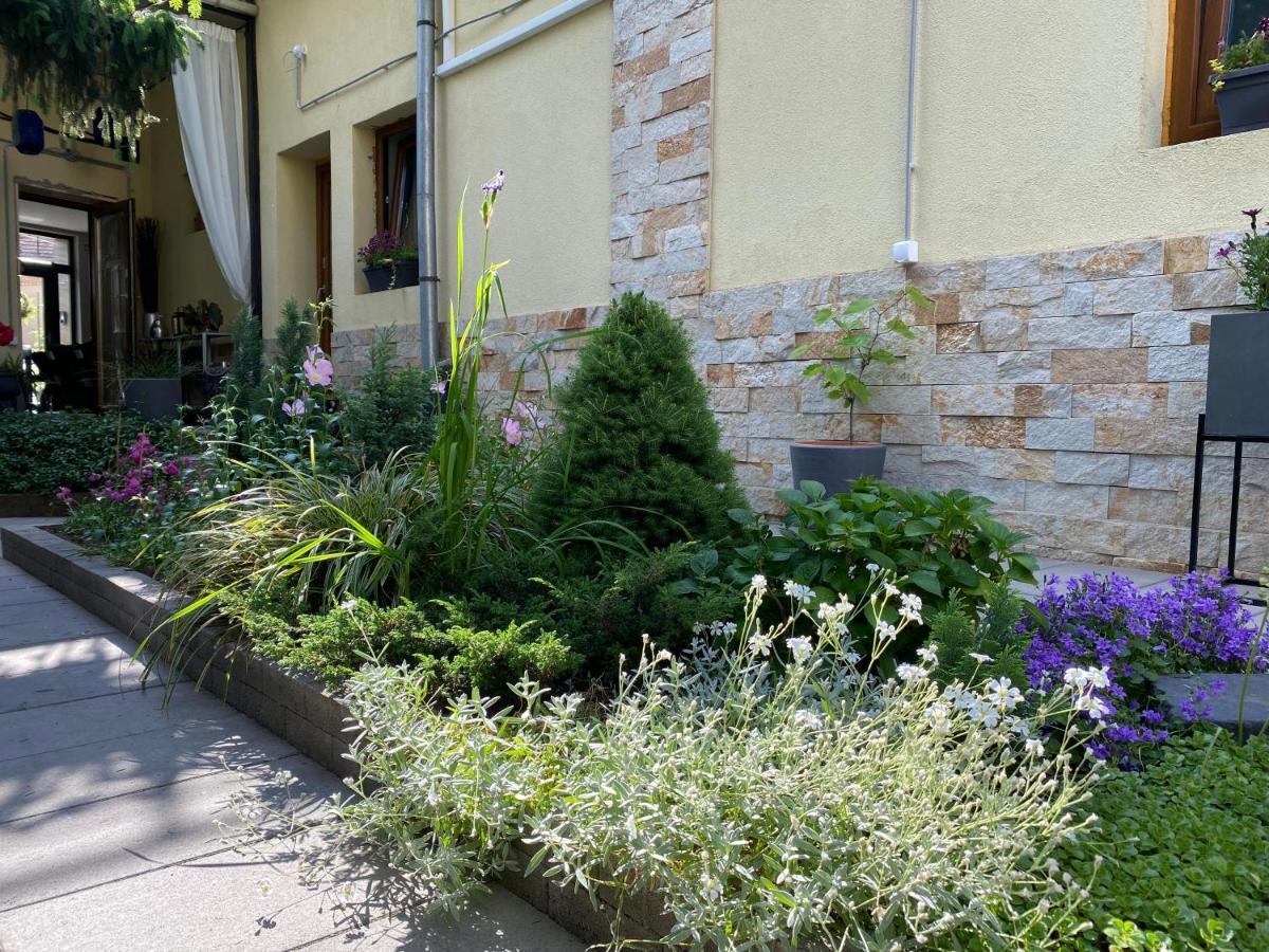 Margareta Garden Boutique Rooms Eger Exterior photo
